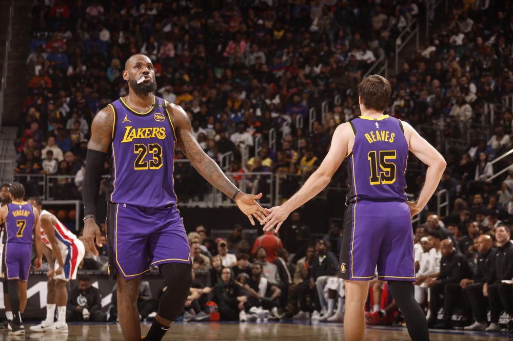 不仅仅从球 不仅仅从球