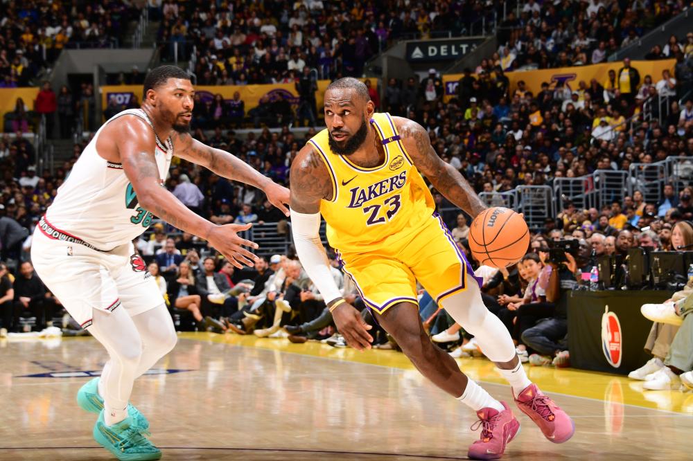 同时也向年 同时也向年