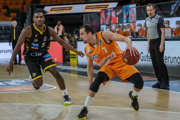 而此次连续 而此次连续